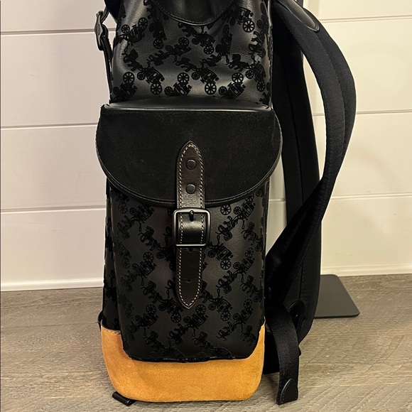 Coach Hitch Backpack – Style C6609 (H2161-C6609) - Rare & Discontinued - Picture 9 of 14